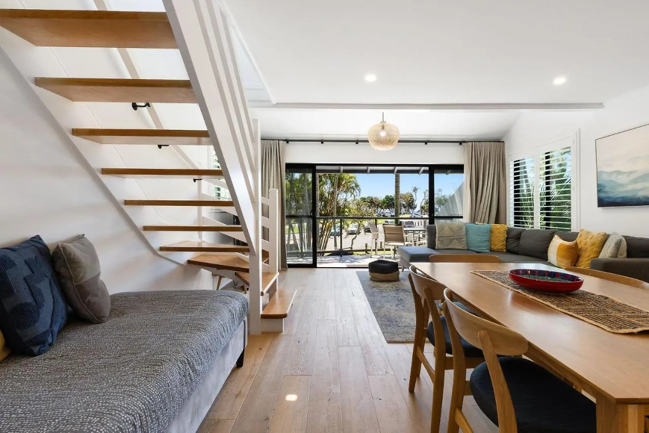 Контакты Byron Bay Beachfront Holiday Apartments Townhouse 7